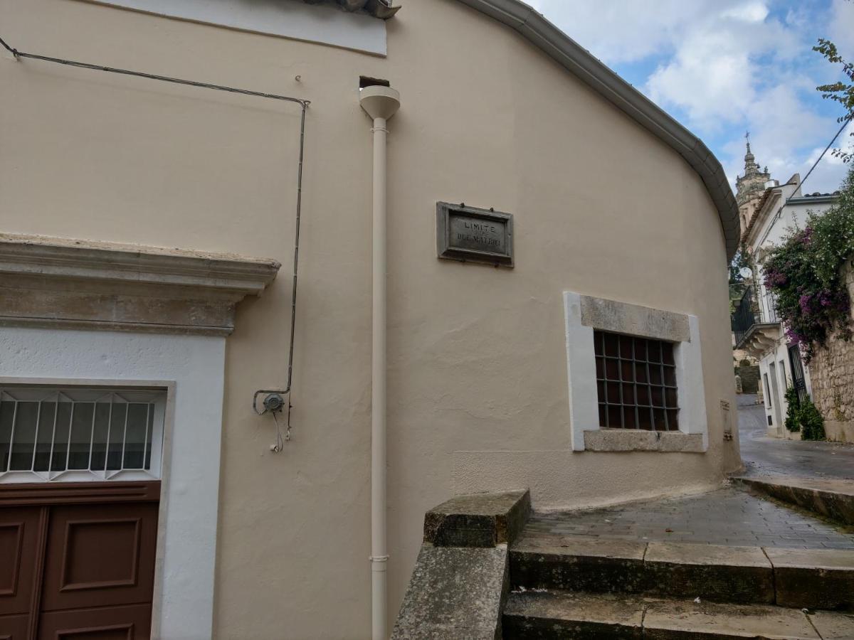 הוילה מודיקה Casa Mavi Limite Delle Due Matrici מראה חיצוני תמונה
